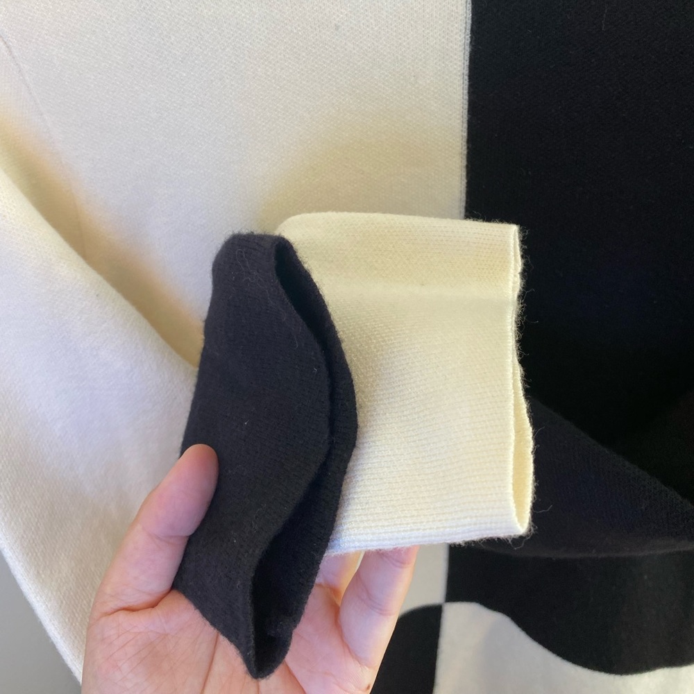 Chic Black and White Women's Dress - Picture 5 of 10